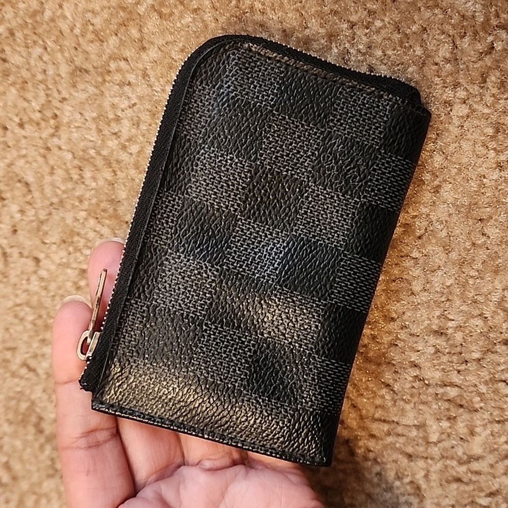Louis Vuitton Zippy Coin Purse